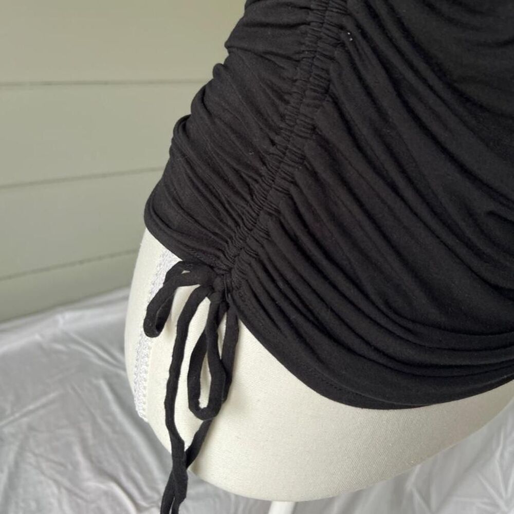 Express Women's Black Blouse - Picture 3 of 7